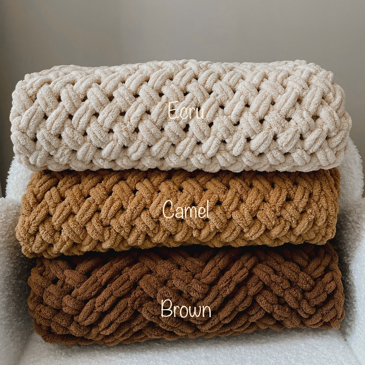Handmade puffy babydeken | Bruin