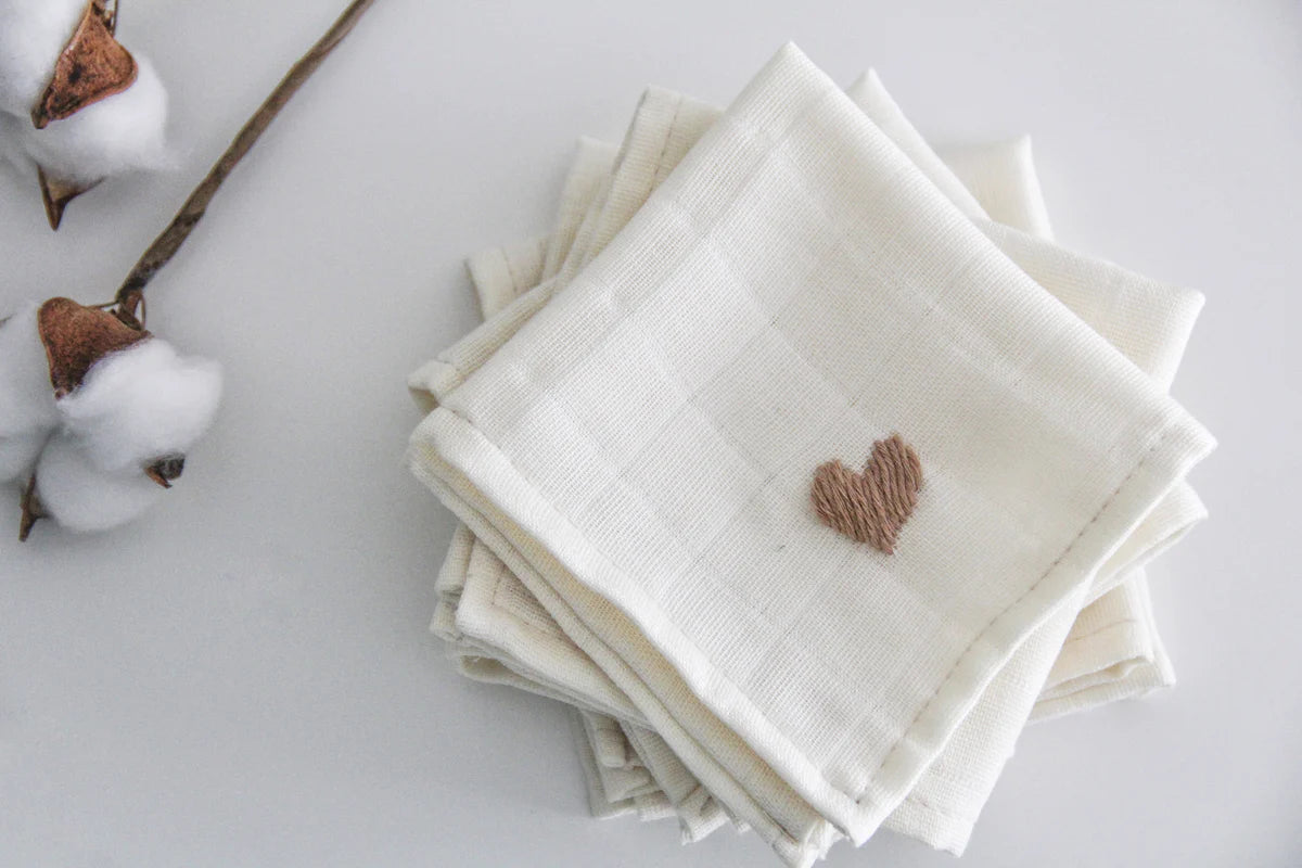 Handmade mousseline Mouth Cloths Hearts | 5 pieces | 20x20cm