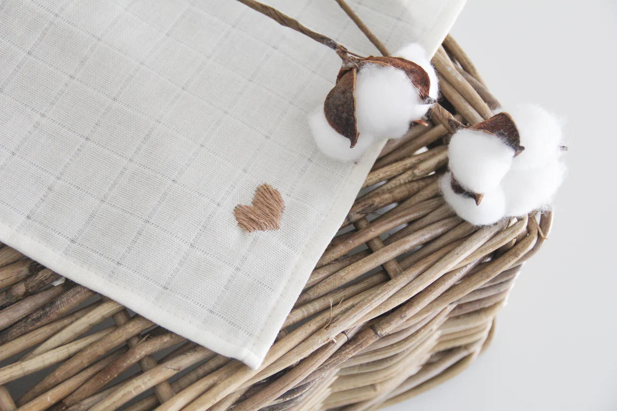 Handmade mousseline Mouth Cloths Hearts | 5 pieces | 20x20cm