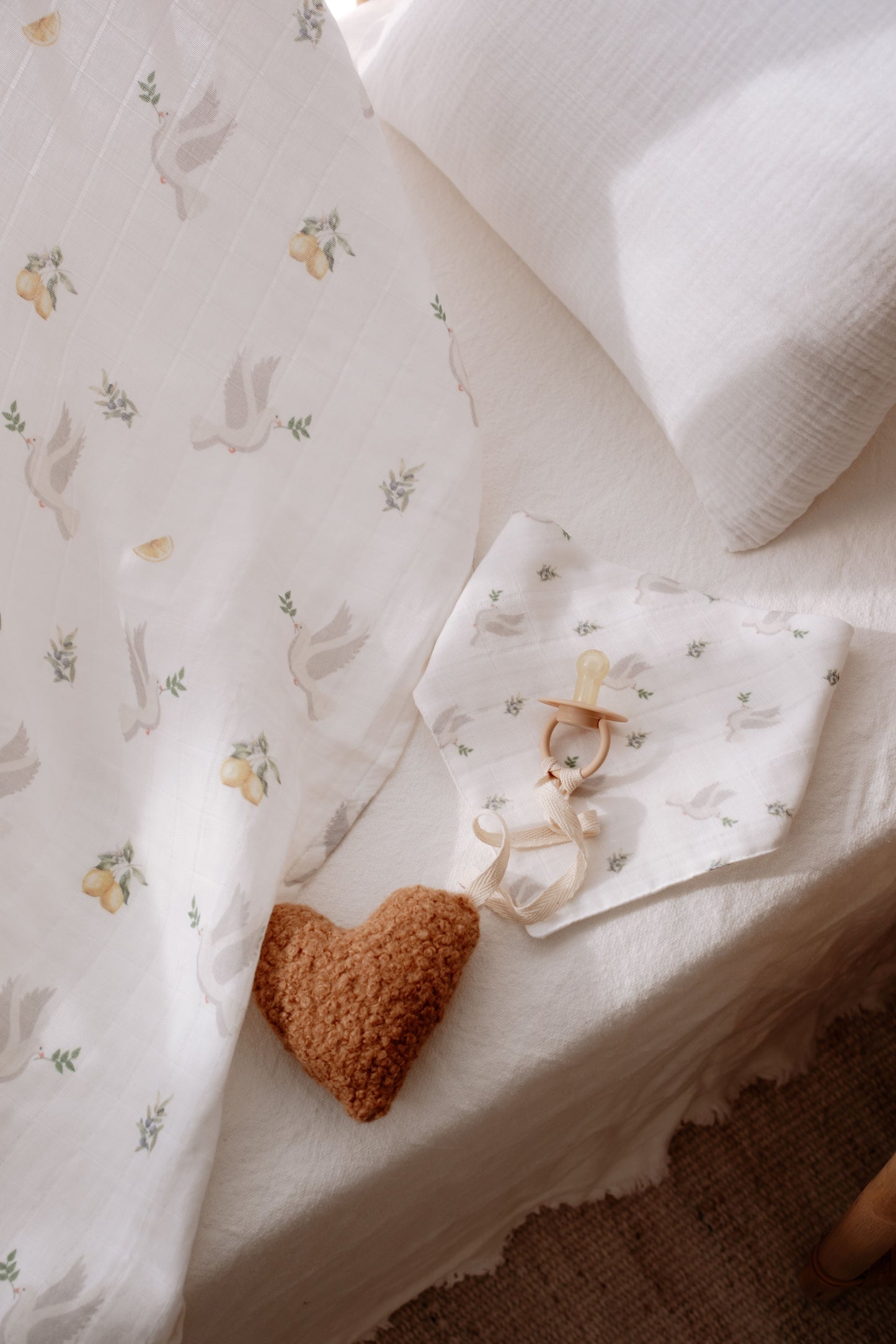 HOPE Dove of Peace hydrophilic bib