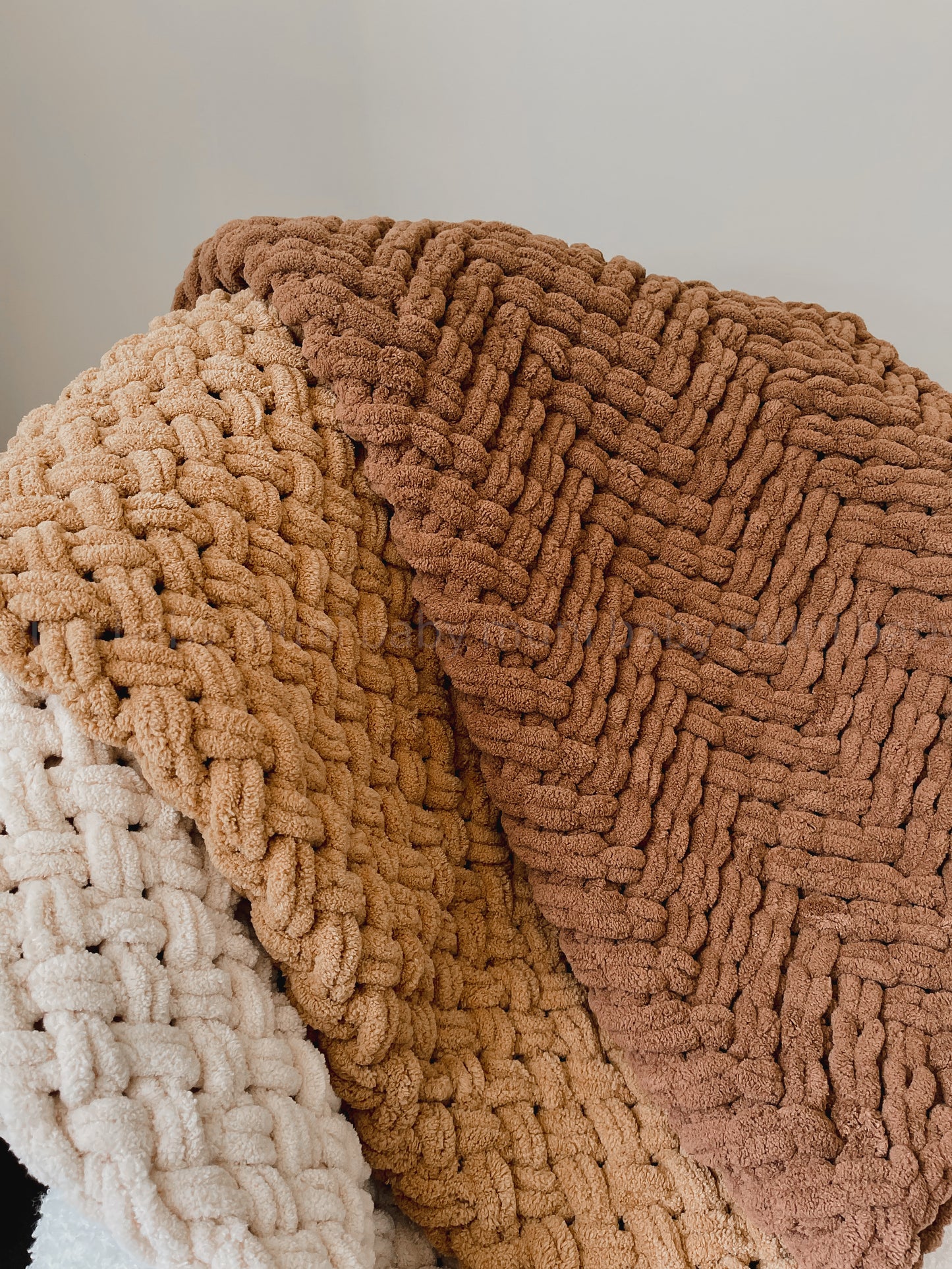 Handmade puffy babydeken | Bruin