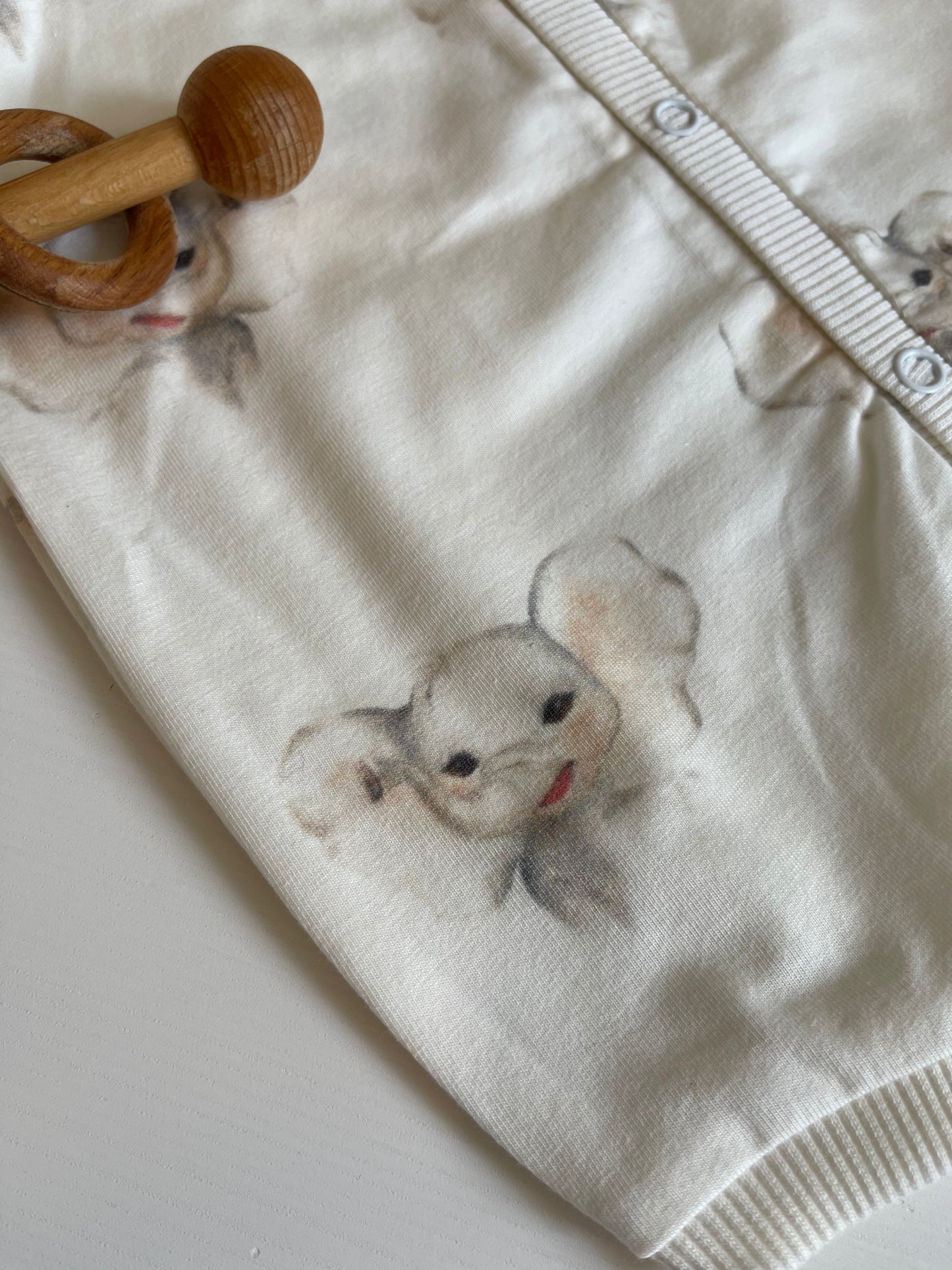 Short sleeve baby romper with elephants