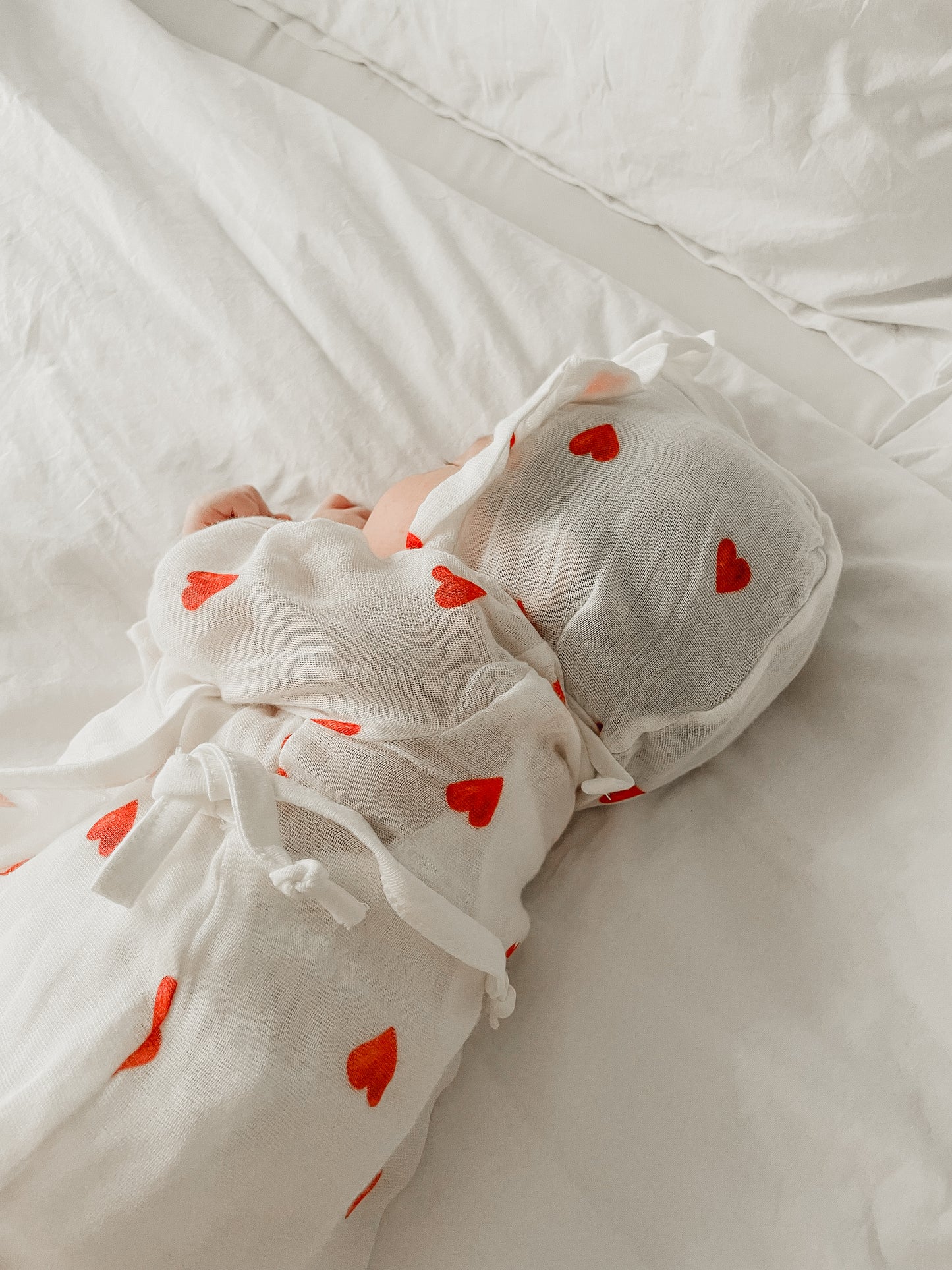 Red hearts | Organic Muslin Newborn set | 5-piece