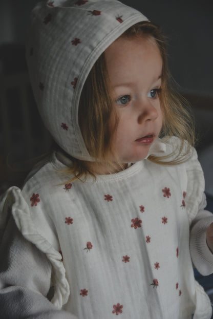 Red Flowers Bib &amp; Bonnet | Organic Muslin