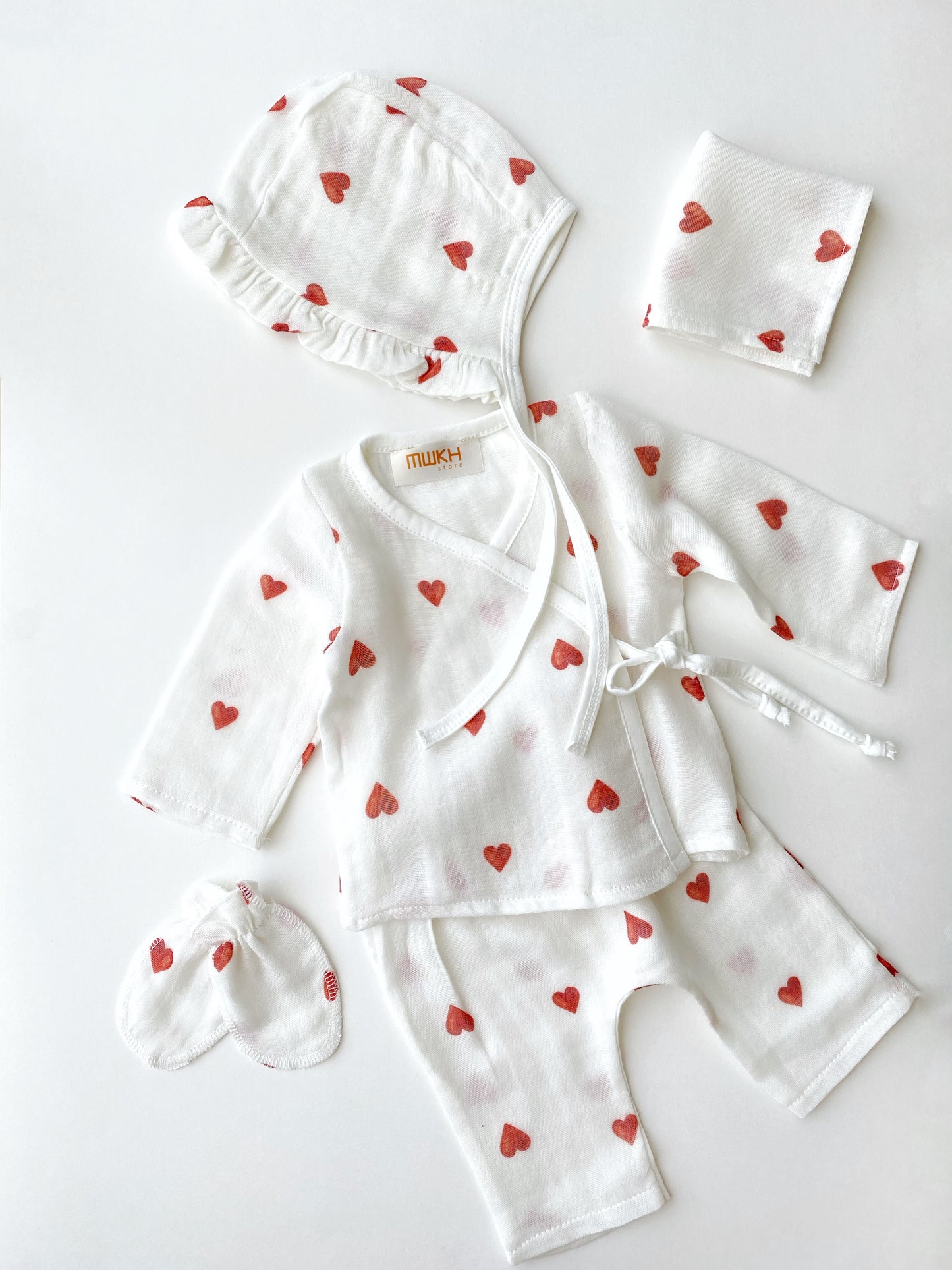 Red hearts | Organic Muslin Newborn set | 5-piece