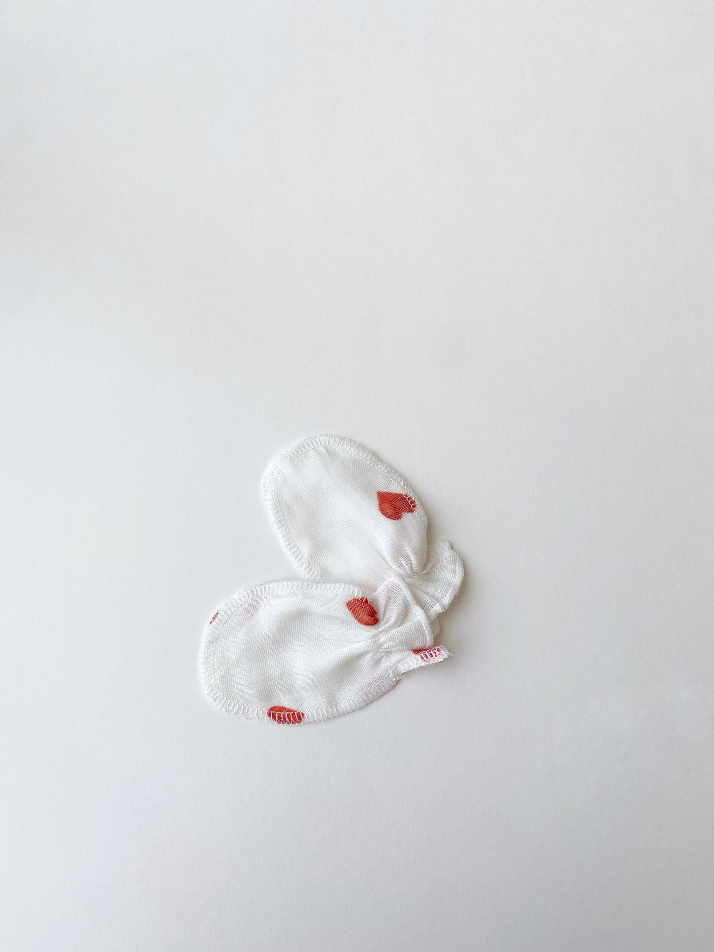 Red hearts | Organic Muslin Newborn set | 5-piece