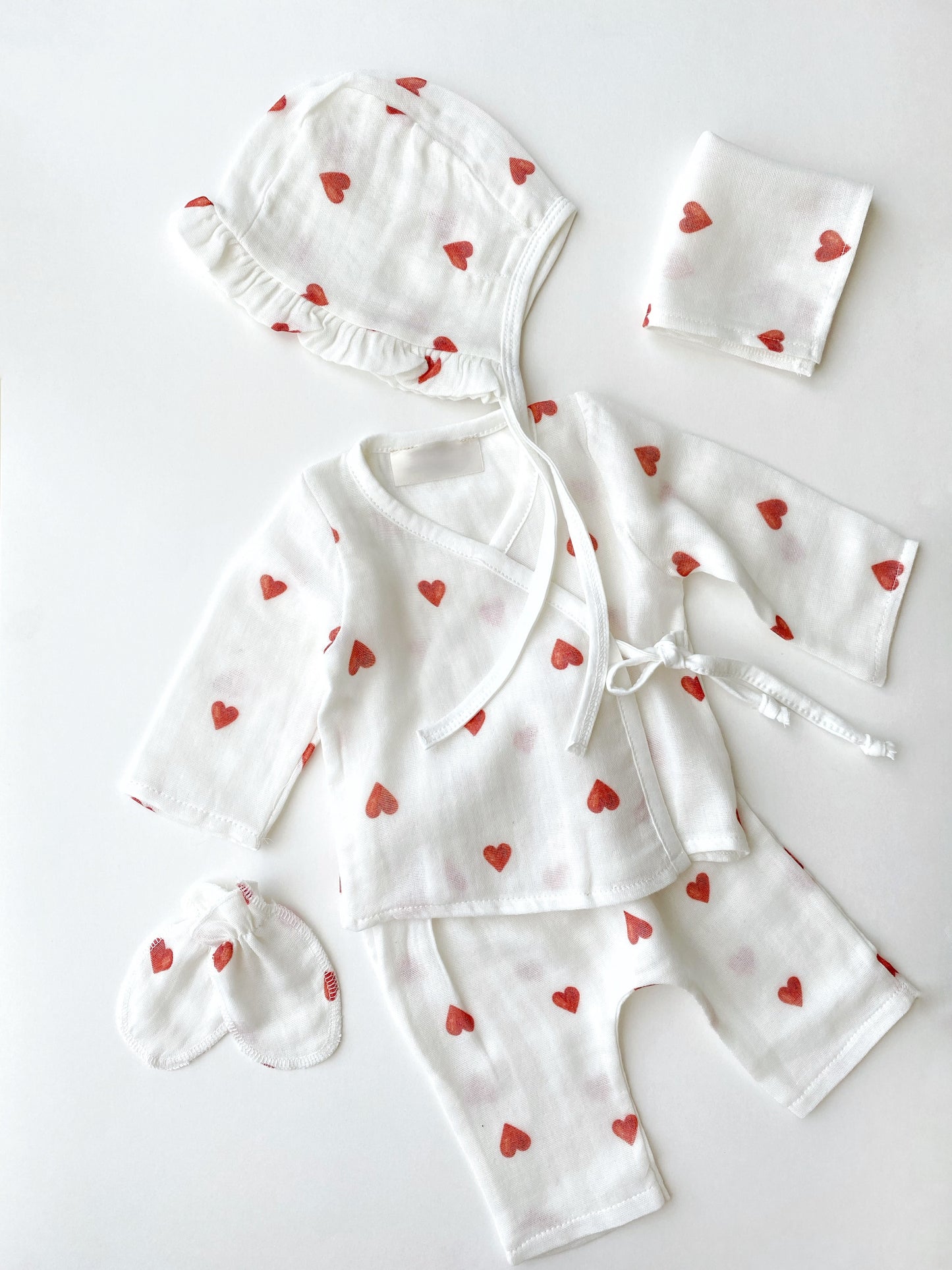 Baby Shower Gift for a Newborn Girl – Complete and Loving Set | 5-piece