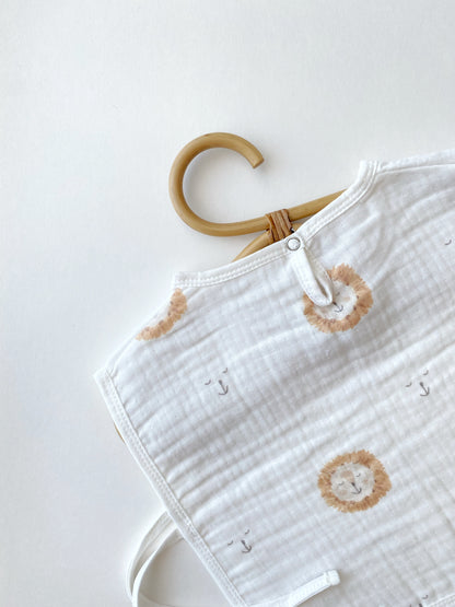 Lion Bib &amp; Bonnet | Organic Muslin