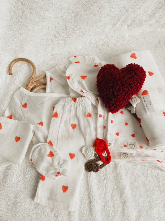 Baby Shower Gift for a Newborn Girl – Complete and Loving Set | 5-piece