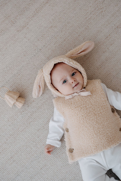 Teddy Babyweste mit Mütze und Anti-Rutsch-Schuhen | Beige