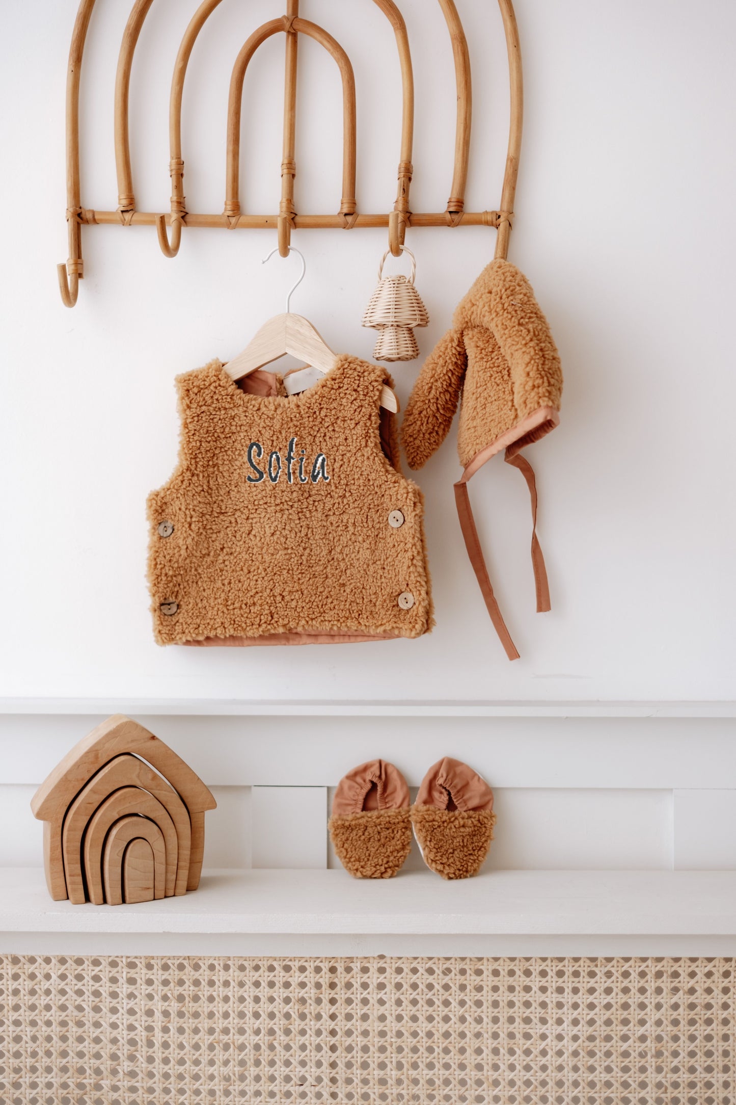 Teddy Baby vest with hat and anti-slip slippers | Camel