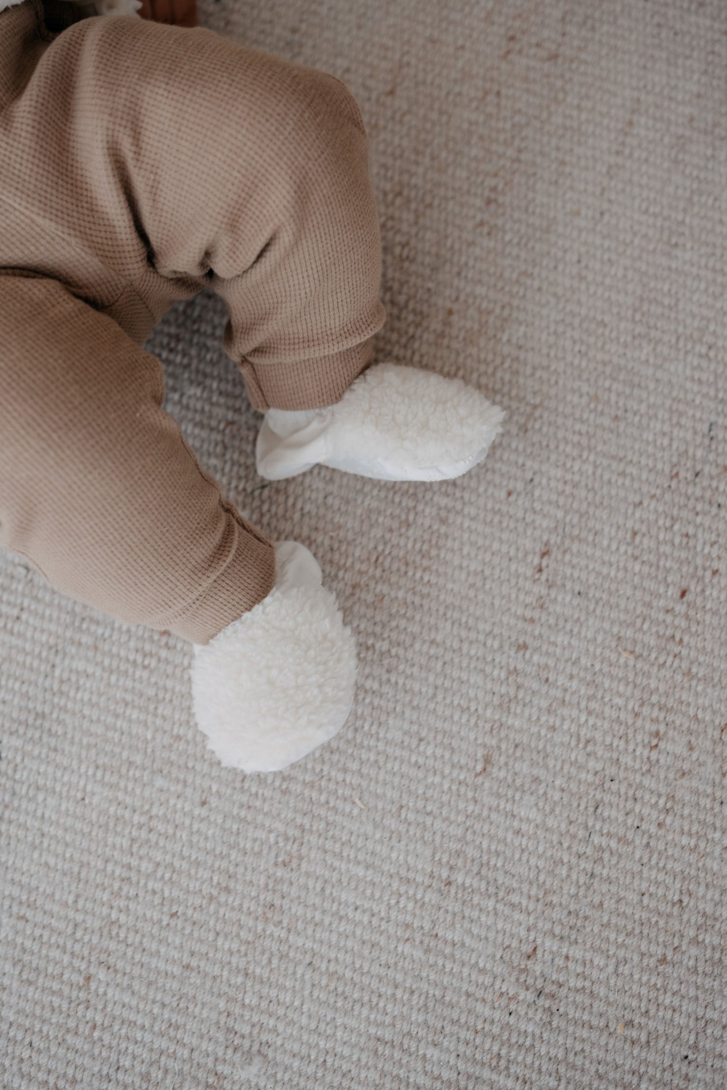 Teddy Baby vest with hat and anti-slip slippers | Ekru