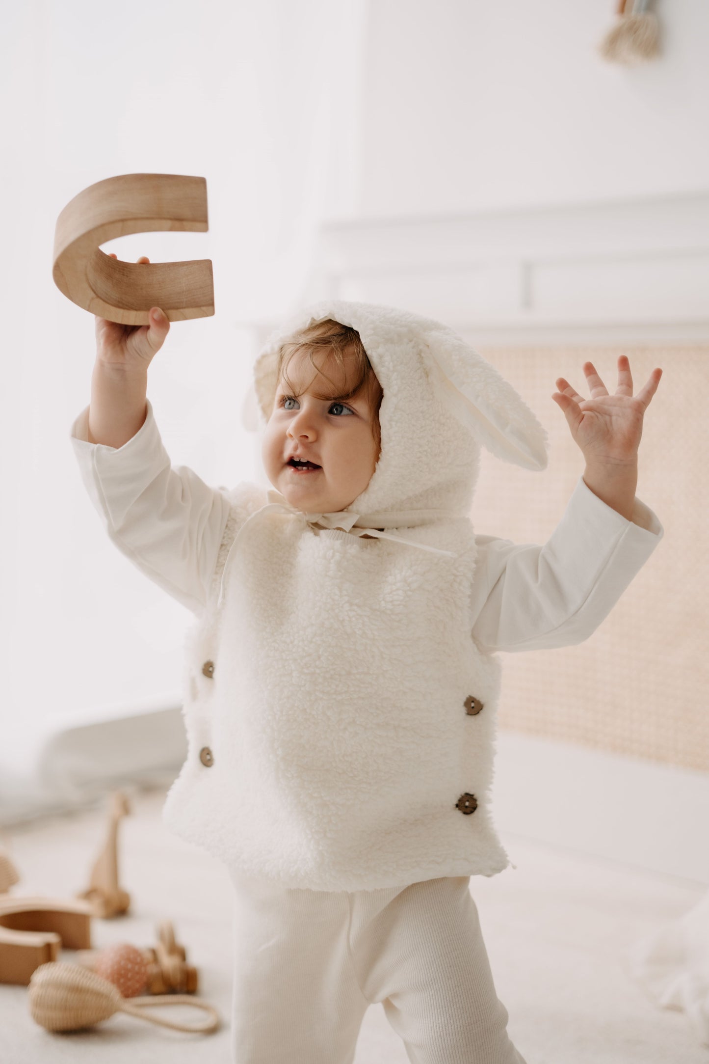 Teddy Baby vest with hat and anti-slip slippers | Ekru