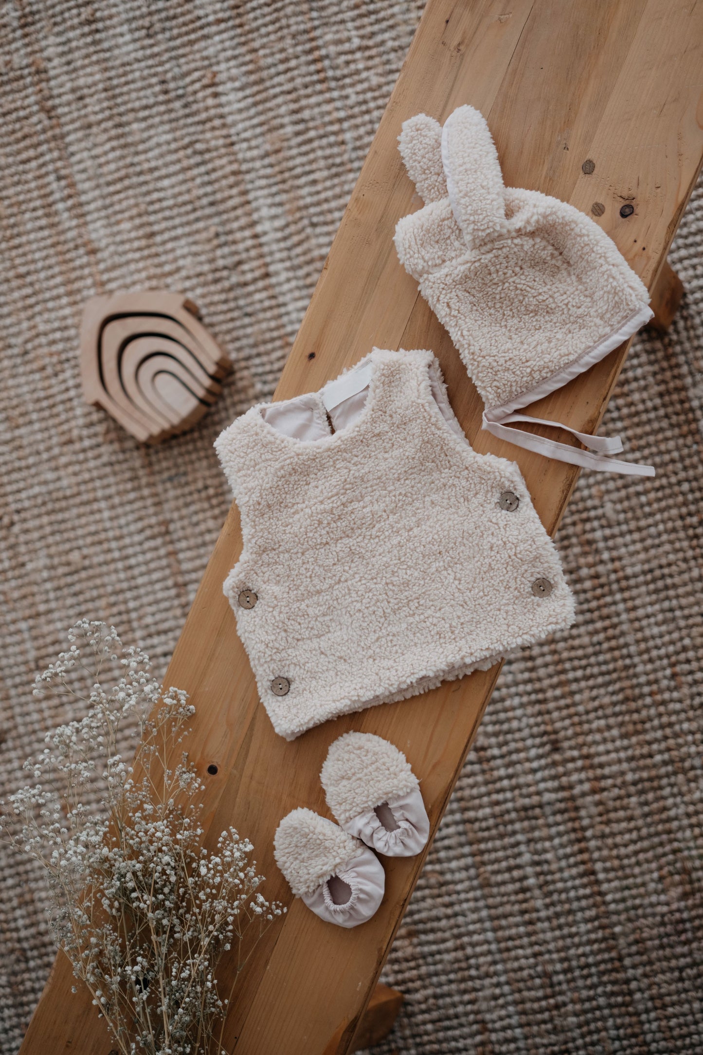 Teddy Baby vest with hat and anti-slip slippers | Beige