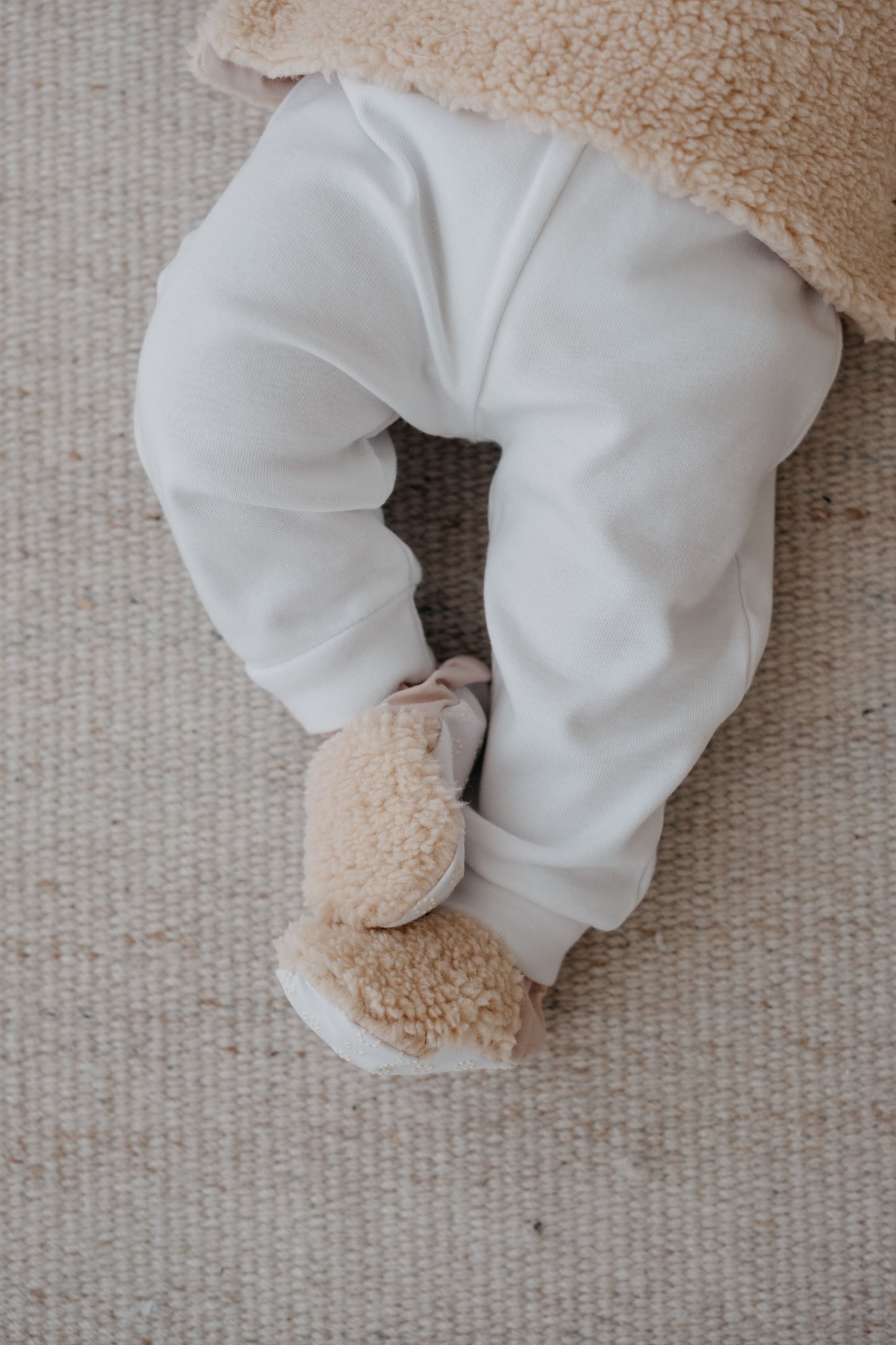 Teddy Baby vest with hat and anti-slip slippers | Beige