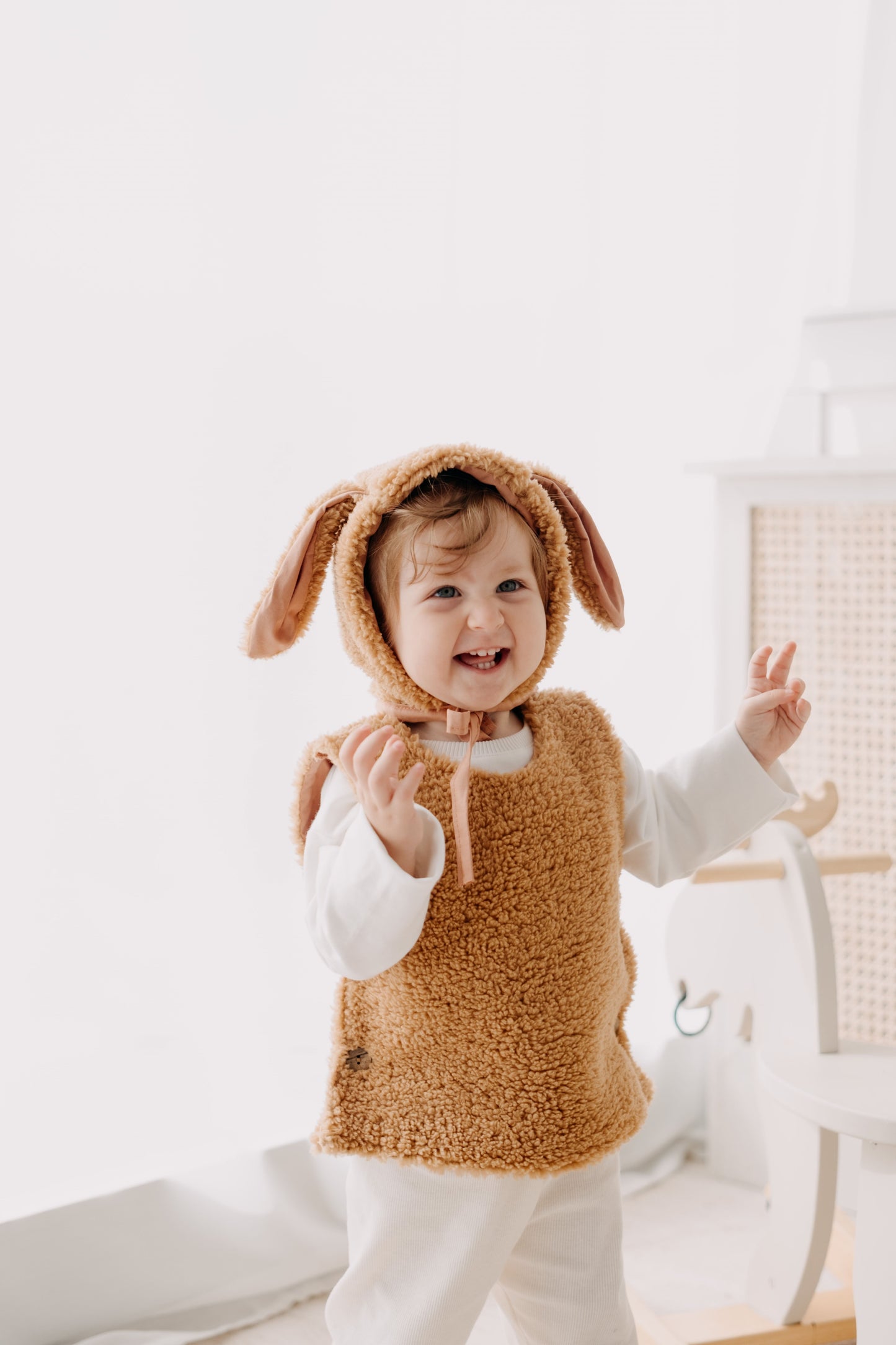 Teddy Baby gilet met muts en anti-slip slofjes | Camel