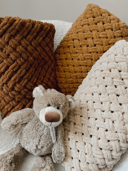 Handmade puffy baby blanket | Brown