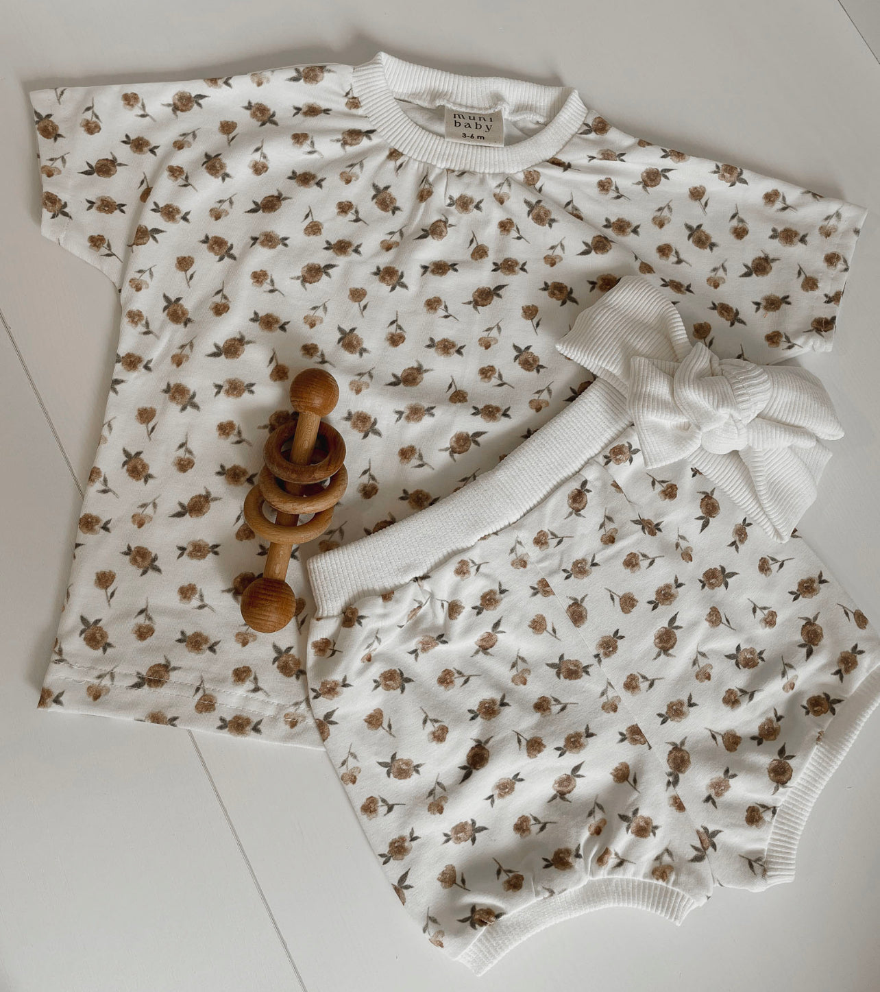 Two-piece cotton set | T-shirt and shorts Brown flowers
